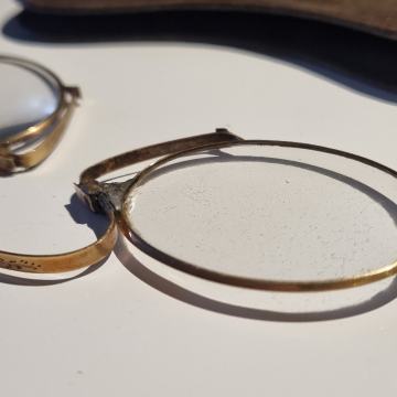 Lornjon, zlatni okvir, dioptrijske, preko 100god.stare