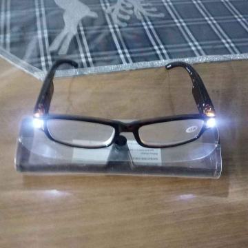 Naočale za čitanje dioptrijske sa svijetlom
