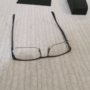 naočale sa staklom okvir POLICE. stakla sa dioptrijom. prodajem.