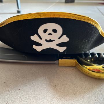 Kostim za maškare - mač i šešir