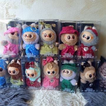 Labubu privjesak s odjećom