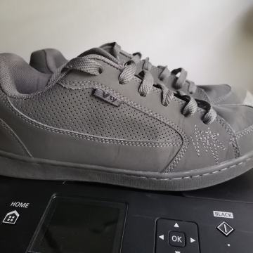 Tenisice dječje Vty, malo nošene