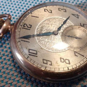 10. Elgin 313 džepni sat