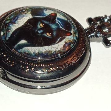 Gotički đepni sat (crna mačka)