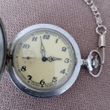 MOLNIJA (munja) DŽEPNI  SAT   NA  NAVIJANJE