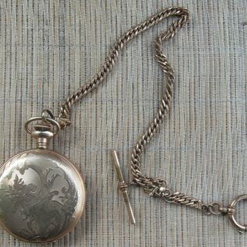 Prekrasan džepni sat Elgin - duble zlato