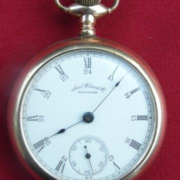 Stari pozlaćeni džepni sat marke Waltham