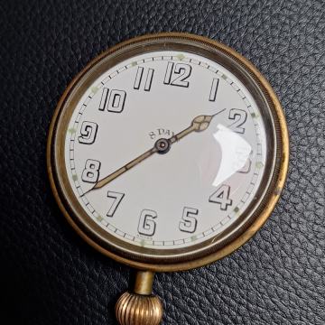 Veliki dzepni automobilski osmodnevni  sat sa stalkom