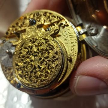 Jozeph Windmills London džepni sat, 18st. s grbom kraljevske obitelji