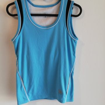 Benger majica sa grudnjakom/ topićem vl. 36/TOTALNA ČISTKA