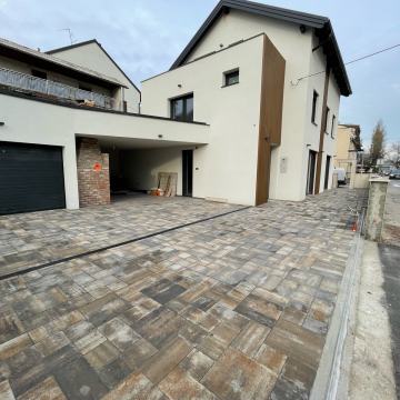 POPLOCAVANJE BETONSKE KOCKE TLAKAVCI UREĐENJE DVORISTA