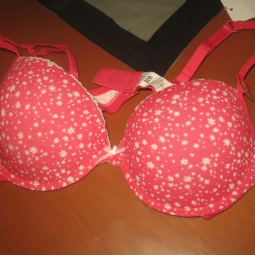 GRUDNJAK PAMUČNI CRVENI  80 B - NOVO