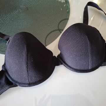 CRNI PAMUČNI GRUDNJAK vel. 75 D - NOVO