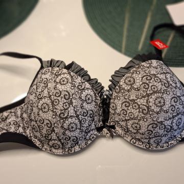 CRNO BIJELI GRUDNJAK S VOLANČIĆEM  80 B - NOVO