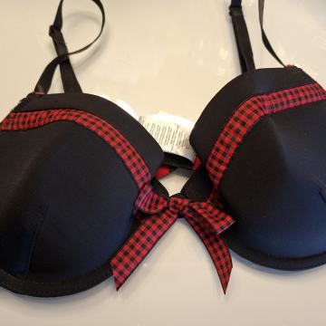 CRNO-CRVENI PAMUČNI GRUDNJAK 70 B - NOVO