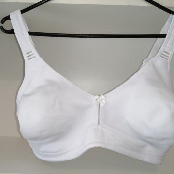 Grudnjak bez žice novi veličina 44
