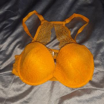 Novi grudnjak Esmara