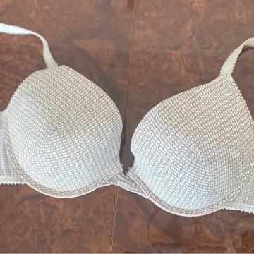 Grudnjak podstavjeni s tangama