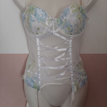 Novi korzet s halterima