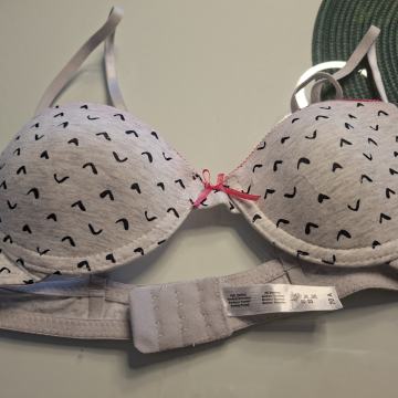 PAMUČNI GRUDNJAK vel 70 A - NOVO S ETIKETOM