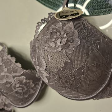 SIVI ČIPKANI GRUDNJAK 75 B - NOVO