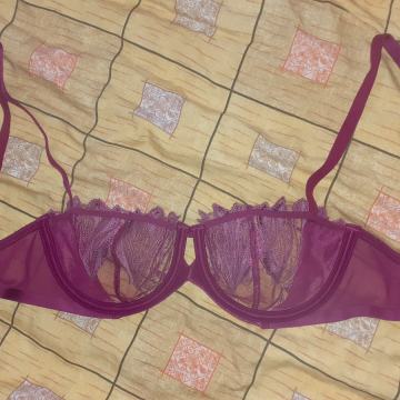 Triumph grudnjak sa žicom NOVO