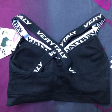 Top za fitnes od mikrofibre-NOVO