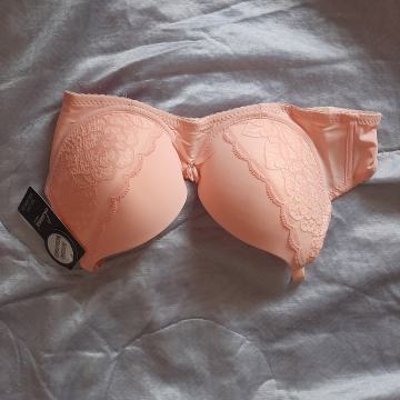 Novi ženski grudnjak