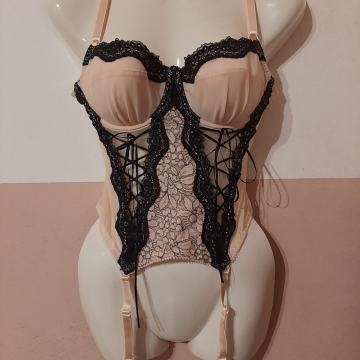 Ženski korzet s halterima
