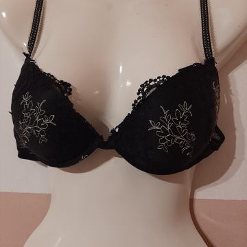 Ženski push up grudnjak