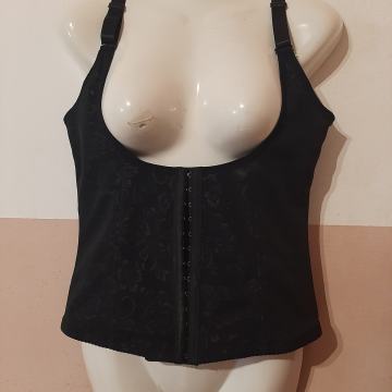 Novi ženski stezni korzet