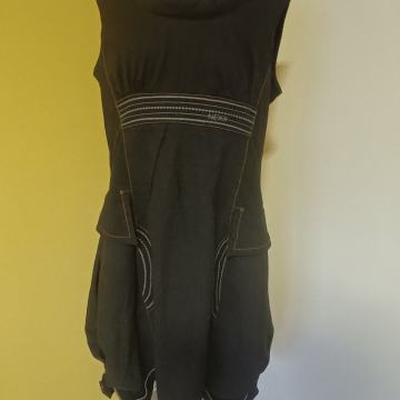 AMERIČKA NEOBIČNA HALJINA 42