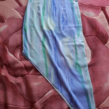 Asimetrična zeleno-plava haljina