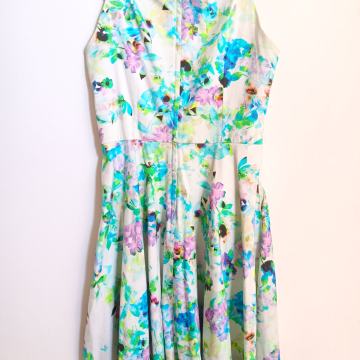 Bijela,cvjetna floral haljina 36 A kroj