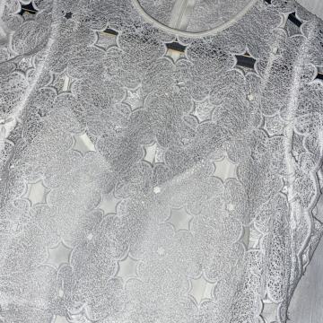 Bijela haljina sa zvjezdicama