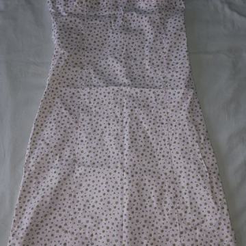 Bijela vintage haljina sa zelenim cvjetićima