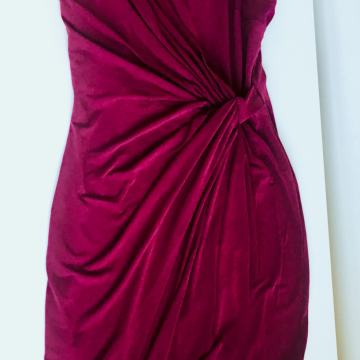 BORDO CRVENA HALJINA DO KOLJENA