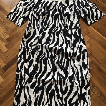 Comma haljina vel. 42