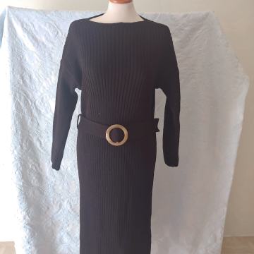 Crna duga haljina s remenom vel. M