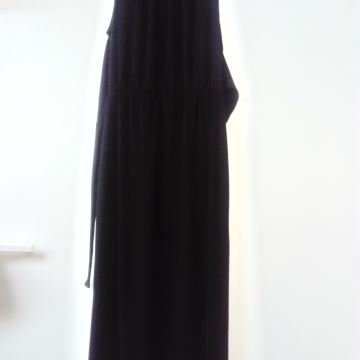 Crna duga uska haljina 38 OVS