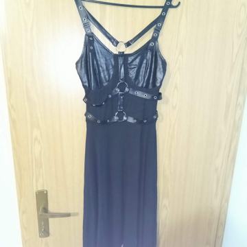 Crna haljina do koljena