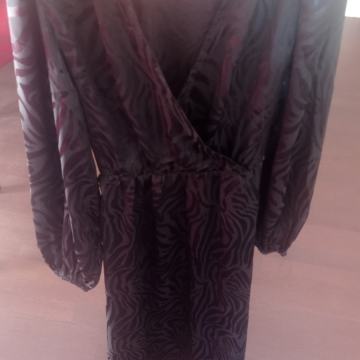 Nova crna haljina, M