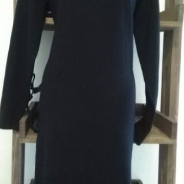 Crna haljina sa rolkom