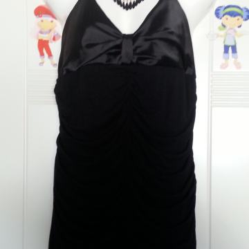 Crna haljina sa naramenicama