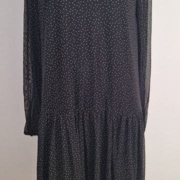 Crna haljina s točkicama