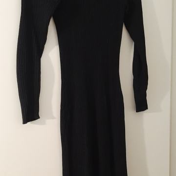 Nova crna haljina vel. M