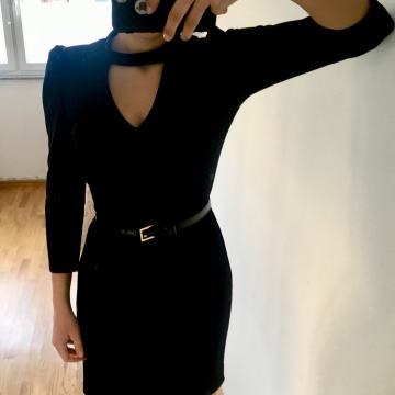 CRNA POSLOVNA HALJINA