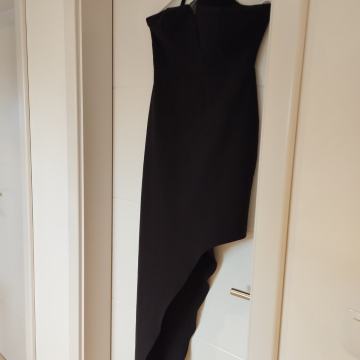 Crna svečana haljina