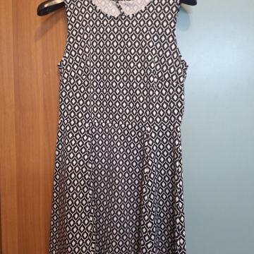 Crno bijelu haljinu vel 40