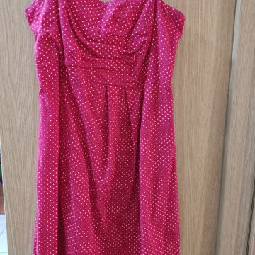 Crvena haljina M s bijelim točkicama,s malo elastina, naramenicama